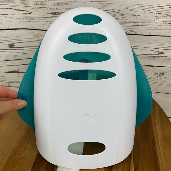 🦄 3/$15 sale! Munchkin Bath Toy Scoop - Picture 6 of 7